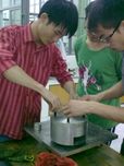 用于汽车玻璃塑料包边成型模具的永磁柔性耐压双囊夹紧机构