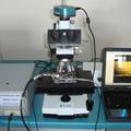金相显微镜下拉伸/压缩模式材料力学性能在线测试平台