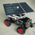 太阳能辅助供电智能数据采集车
